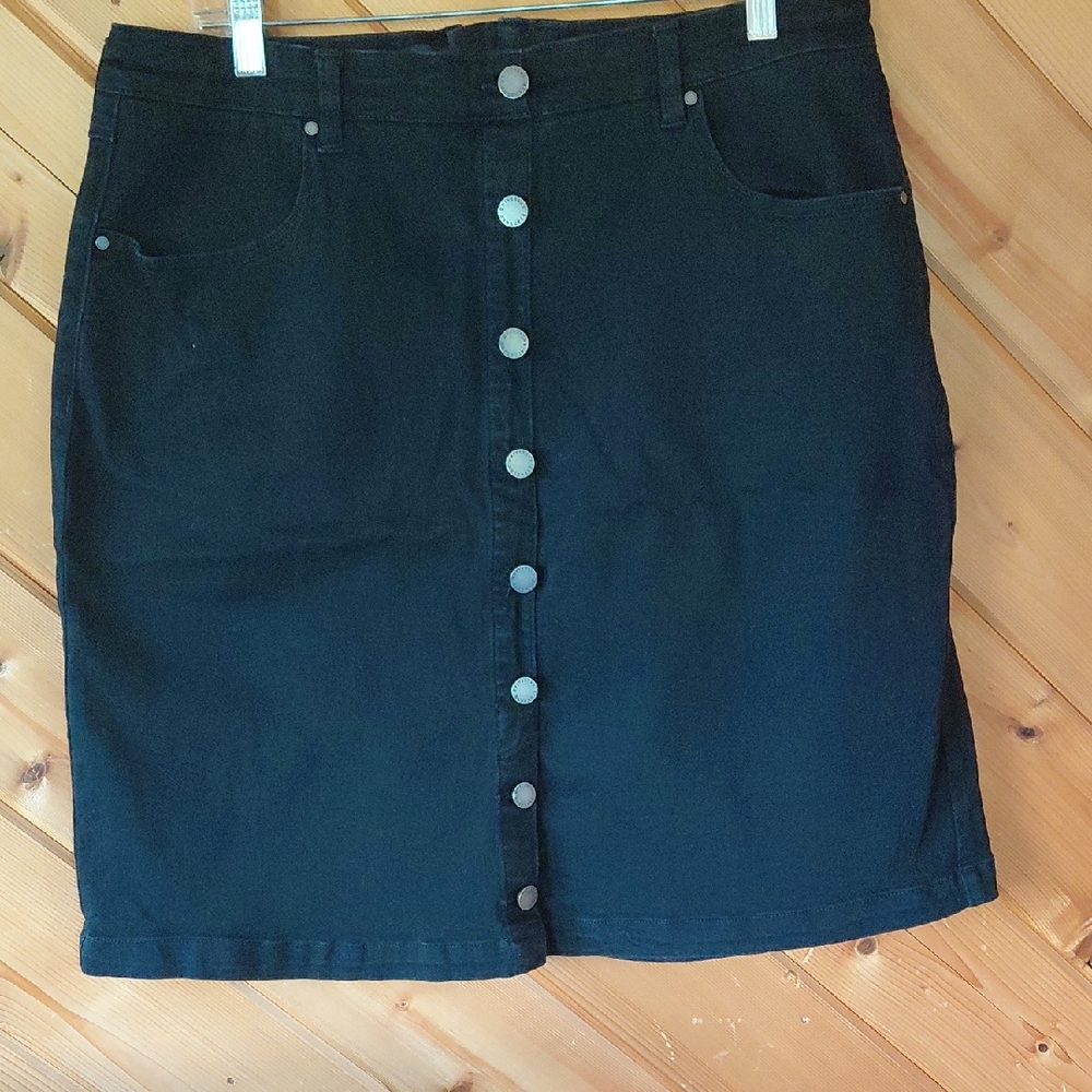 Universal Standard Black Button-Front Pencil Skirt - image 1